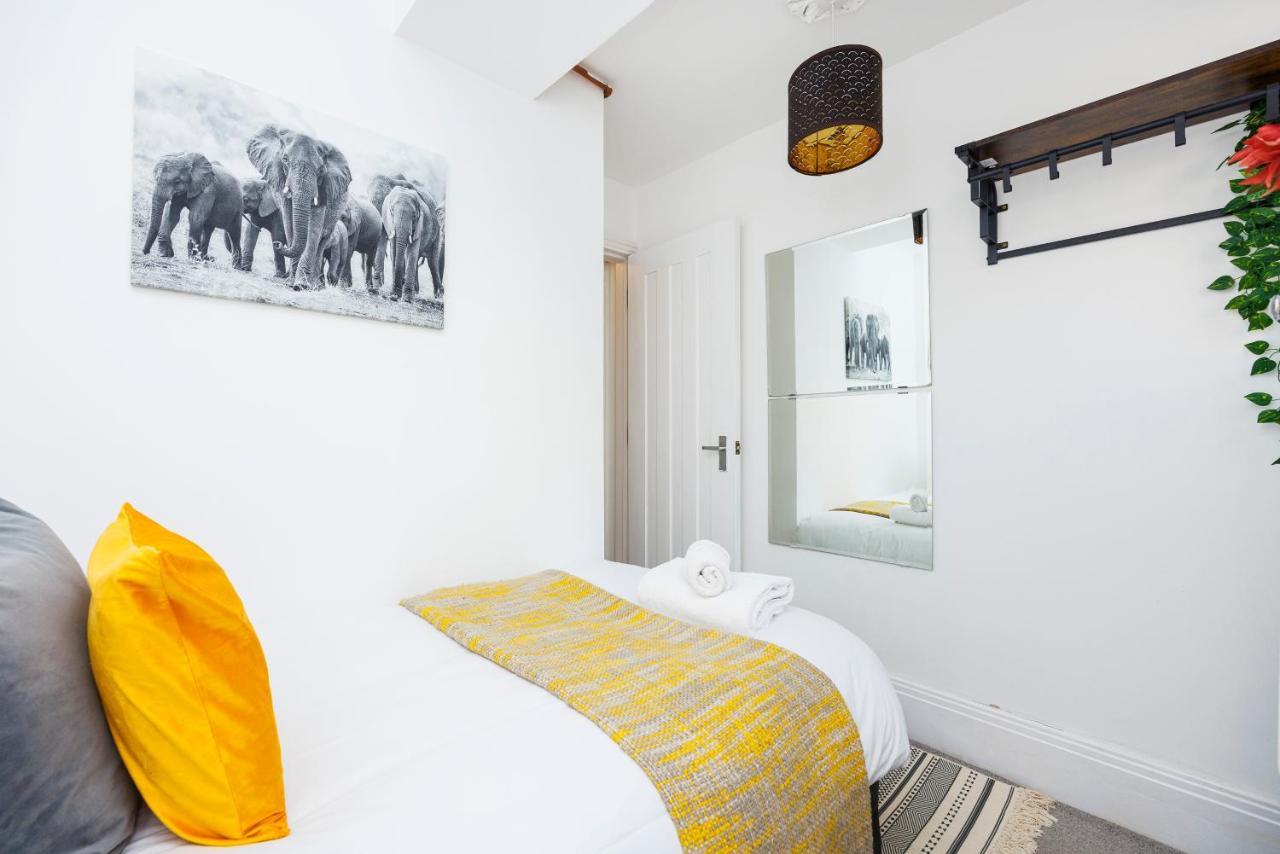 2 Bed Apartment London Eksteriør billede